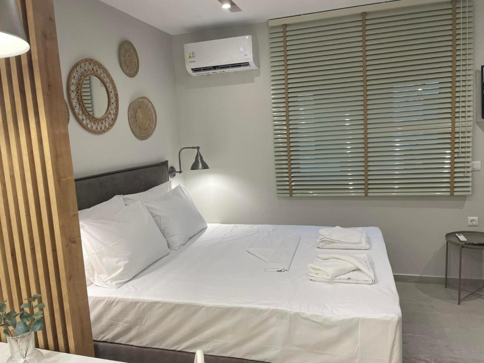 Armonia Small Luxury Apartments Ierápetra Habitación foto